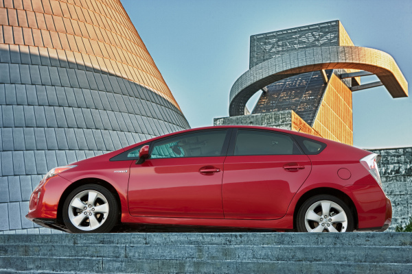 2012_Toyota_Prius_001