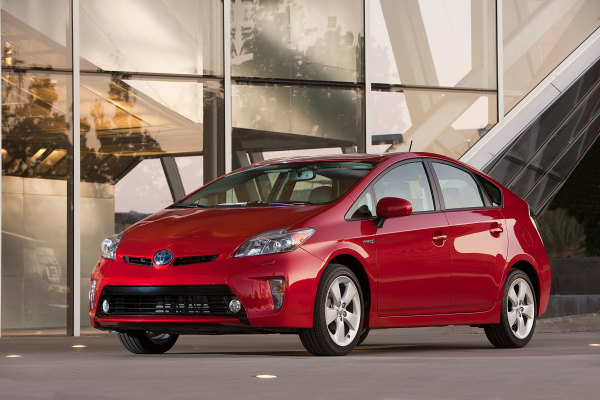 2012_Toyota_Prius_006