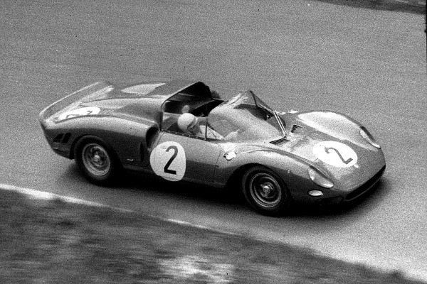 1965-05-23_20_Jean_Guichet,_Ferrari_275_P2