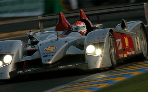 Audi-R10-Le-Mans-course-1050x1680
